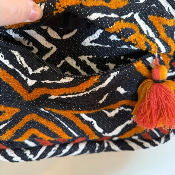 NWOT Vegan Bohemian Bag with Double Straps - Picture 4 of 6